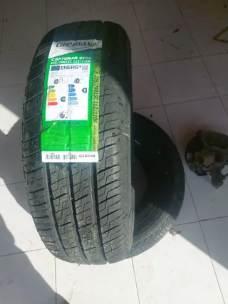 2 Pneus Gremax Capturar CF20 225/70R15C 112/110