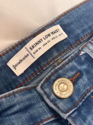 Vaqueros pitillo Stradivarius Talla XS