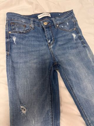 Vaqueros pitillo Stradivarius Talla XS