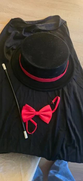 Disfraz Mago Negro y Rojo