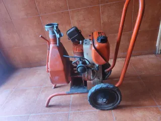 Antigua motobomba Piva