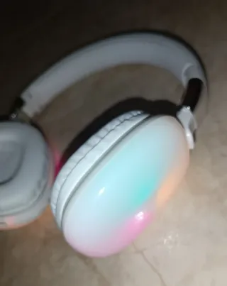 Cascos blancos con luces