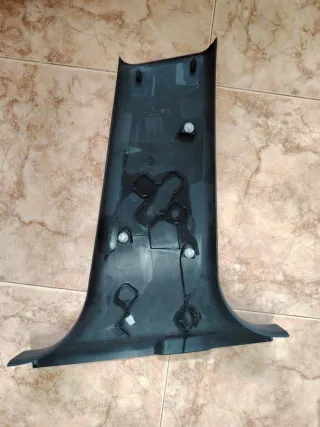 Revestimiento Pilar B Peugeot 207