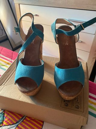 Zapatos de tacón cuña turquesa talla 35