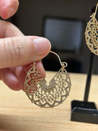 Pendientes dorados estilo boho