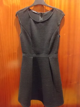 Vestido preto com textura
