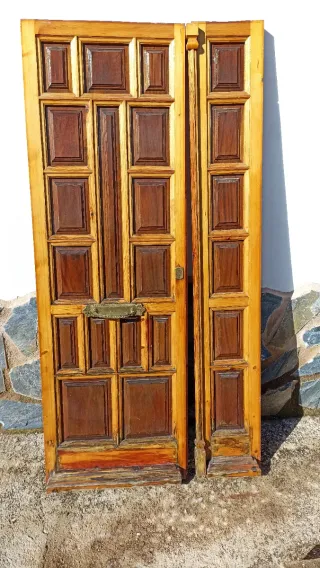 Puerta de calle madera