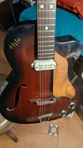 Chitarra Elite Crucianelli 1960