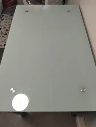 Mesa cristal y metal gris