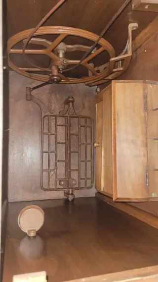 Máquina de coser Alfa antigua