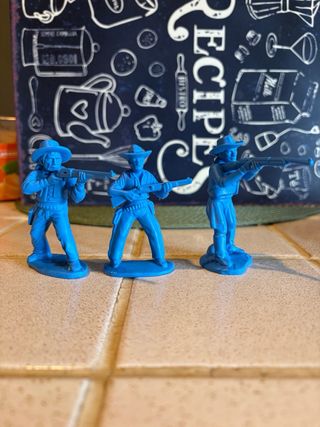 SOLDATINI IN PLASTICA TN SOLD, COWBOYS DDR. 6 FIG.