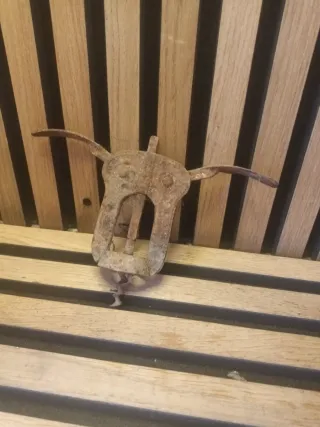 Sacacorchos antiguo de metal