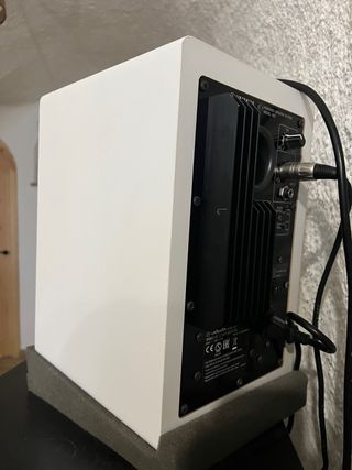 Altavoces Yamaha HS7 Blancos