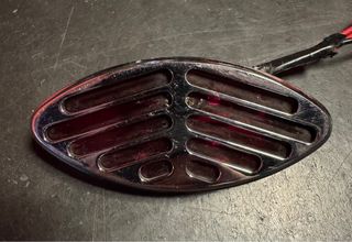 Fanale posteriore cat-eye marca Arlen Ness