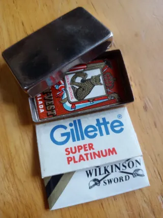 Antiguo estuche de afeitado de viaje