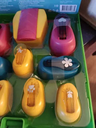 Set de perforadoras con motivos