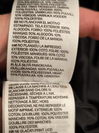 Chaqueta beisbolera de H&M.