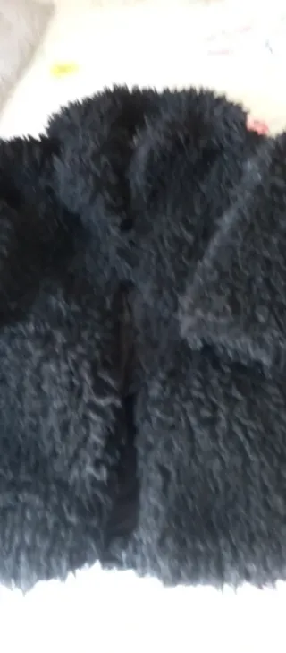 Abrigo Sfera Negro Peludo