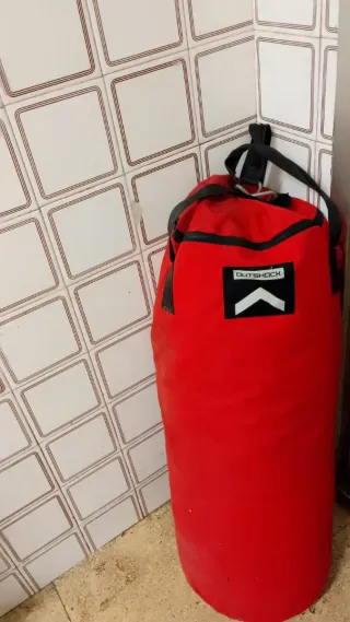 Saco de boxeo Decathlon 20 kg vale nuevo 44 euros