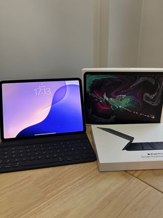 iPad Pro 11 (2018) 64GB + Smart Keyboard Folio
