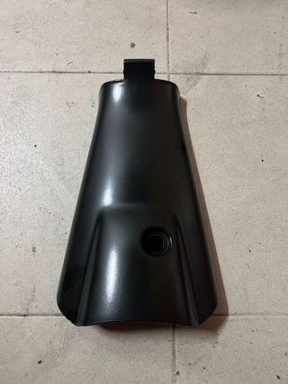 Tapa Batería Yamaha Aerox Negra