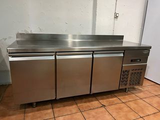 Bajo mostrador INFRICO 3 puertas