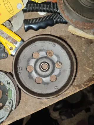 Embrague,campana y semipoleas Minarelli horizontal