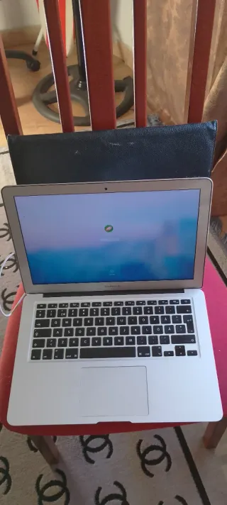 MacBook Air Plata Cargador y Funda