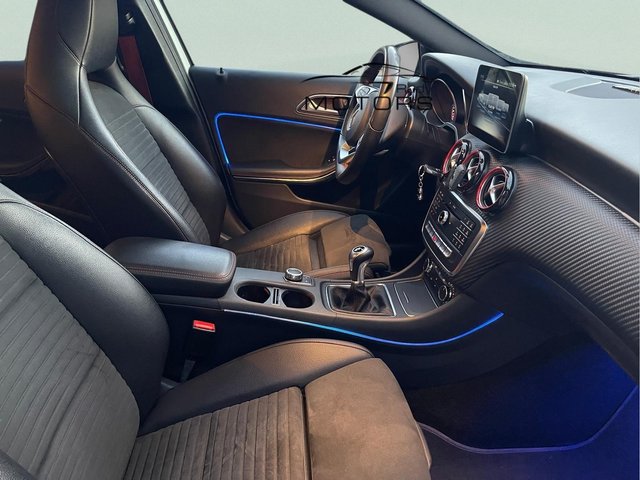 Mercedes-Benz Clase A A 180 AMG Line