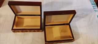 2 scatole legno intagliate + 3 mazzi carte