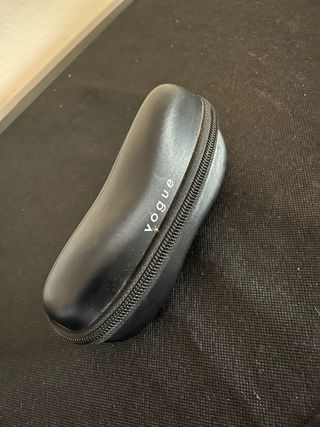Custodia occhiali Vogue nera