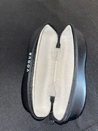 Custodia occhiali Vogue nera