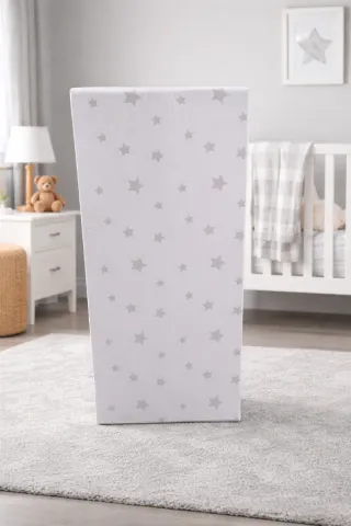 Parque infantil con doble colchón y mosquitera.