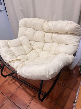 Sillón mecedora interior/exterior beige