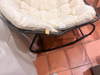 Sillón mecedora interior/exterior beige