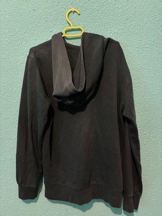 Sudadera Levi's con capucha y cremallera