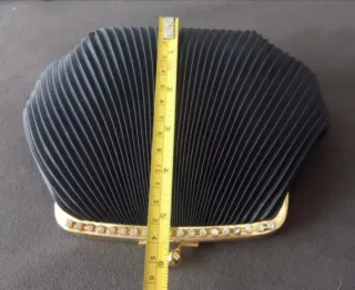 BOLSO FIESTA TELA PLISADA AZUL MARINO