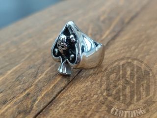 Anello skull picche