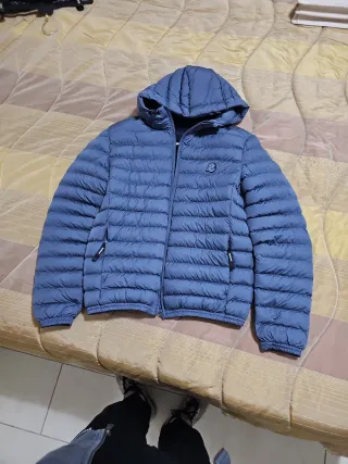 Piumino blu con cappuccio