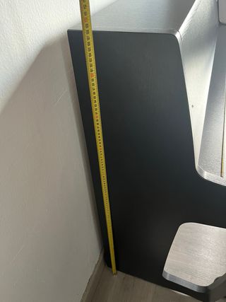 Piano vertical de la marca PETROF