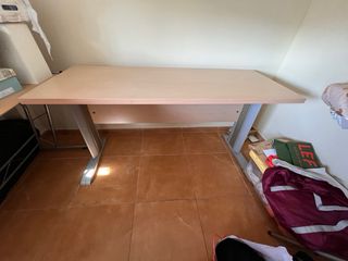 Escritorio madera y metal