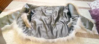 Chaqueta corta de pelo blanca natural. Peleteria