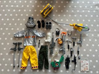 4 Muñecos Action Man y accesorios