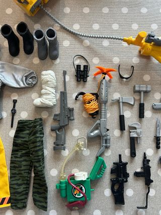 4 Muñecos Action Man y accesorios