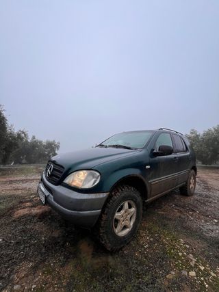 Mercedes-Benz Clase M 1999