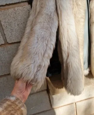 Abrigo pelo sintético beige/gris Talla S