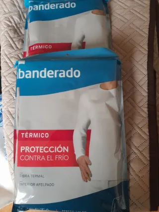 2 Camisetas Térmicas Abanderado color gris.