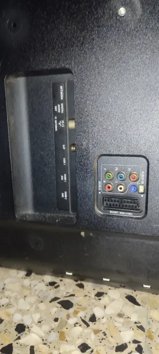 Smart TV Negro y Plateado