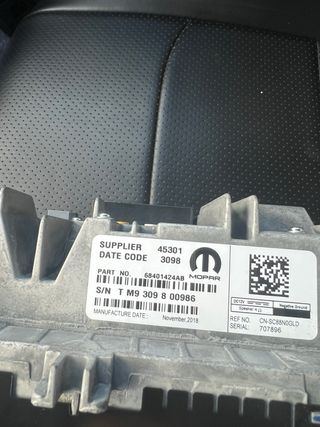 Radio Uconnect 8.4 Wrangler JL