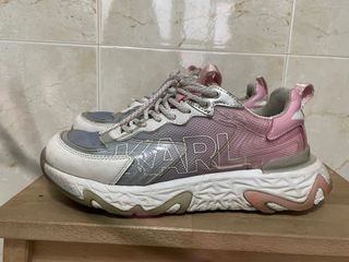 Zapatillas Karl Lagerfeld rosas y blancas